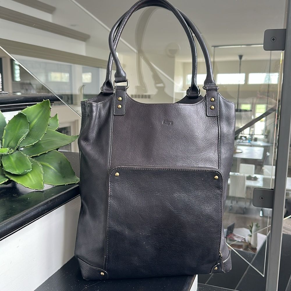 Solo Black Leather Tote Bag with Front Pocket - Picture 3 of 14